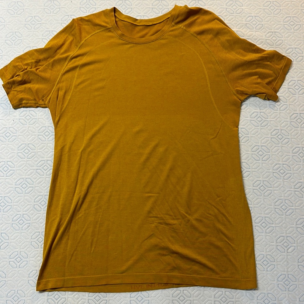 Lululemon Metal Vent Tech Short Sleeve XL. GREAT CONDITION